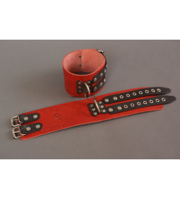 Широкие красно-черные наручники без подкладки